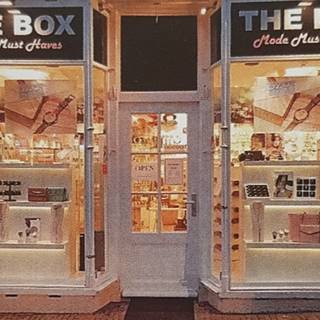 THE BOX MODEMUSTHAVES